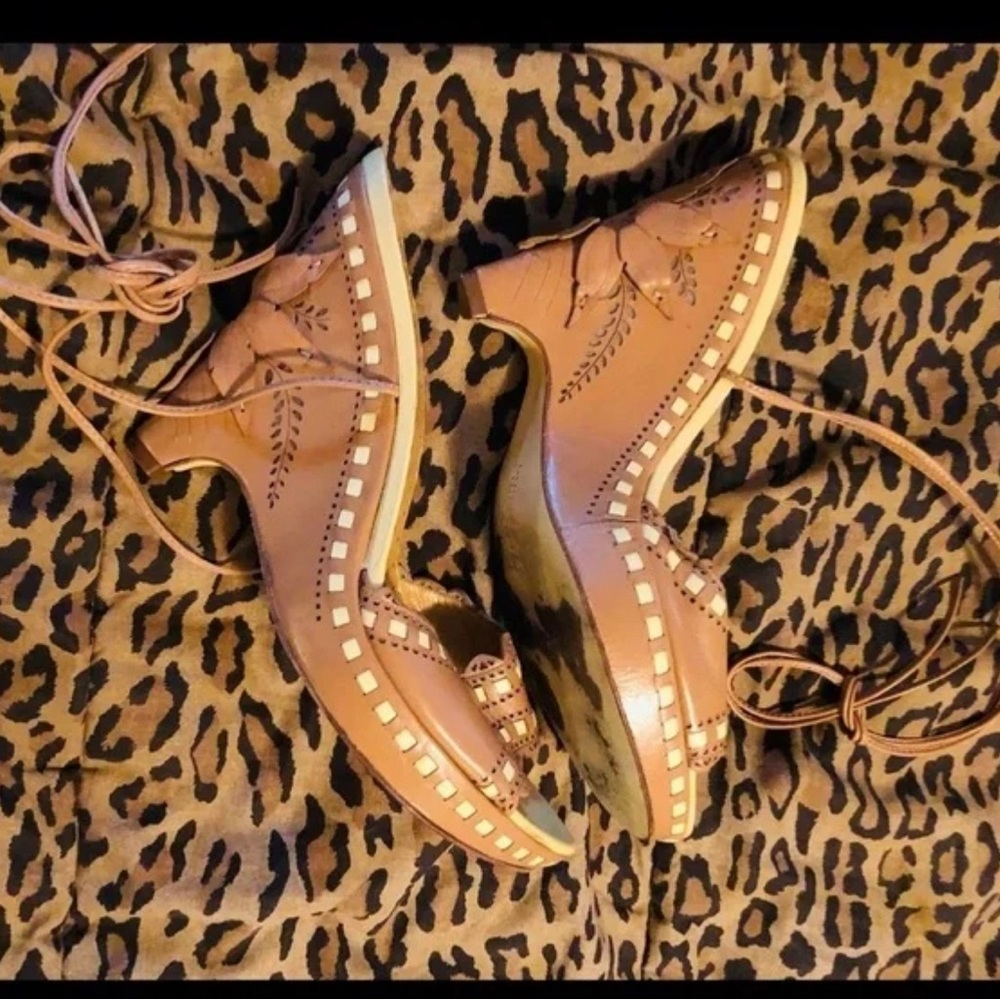 BCBG  Maxazria Wedge Heels